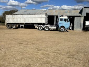 1983 Mercedes-Benz 2233 Prime Mover with bogie axle tipper