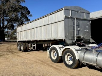 1983 Mercedes-Benz 2233 Prime Mover with bogie axle tipper