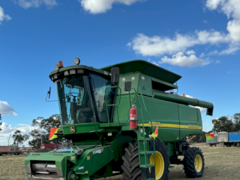 John Deere 9750 Header with Redekop Chopper & Fronts