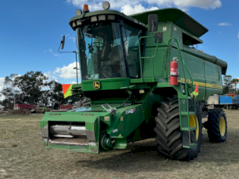 John Deere 9750 Header with Redekop Chopper & Fronts