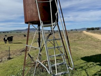 1x Overhead fuel Tank