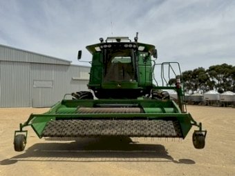 2011 John Deere 9770 STS & 35' draper