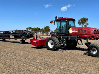 2012 Build MacDon M205 and D60 front + 2016 Build R85