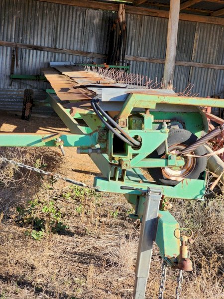 Smale 30Ft Pea Plucker Front