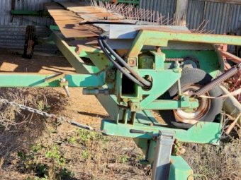 Smale 30Ft Pea Plucker Front