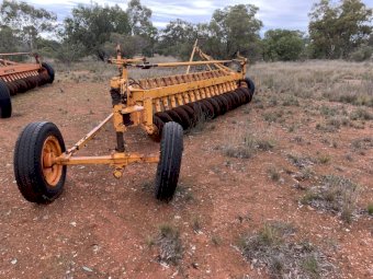 18 Plate Chamberlain One Way Plough