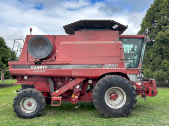 Case IH 2588 Header with MacDon 963 Front