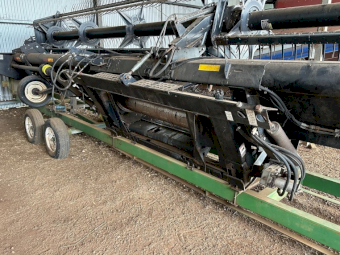 Case IH 2588 Header with MacDon 963 Front