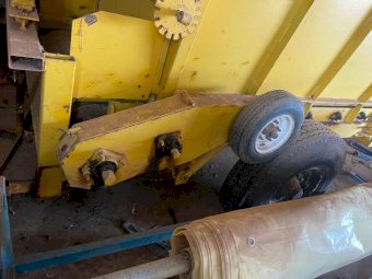 2012 Custom Built 2.5MT Spreader