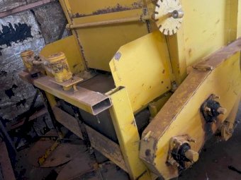 2012 Custom Built 2.5MT Spreader