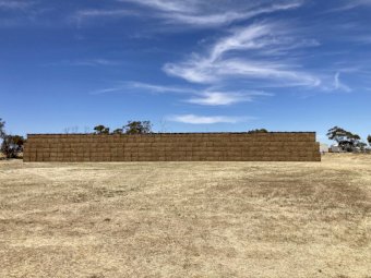 180mt Vetch Hay 515kg 8x4x3 Bales