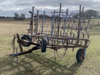 24ft Hydraulic Folding Harrows