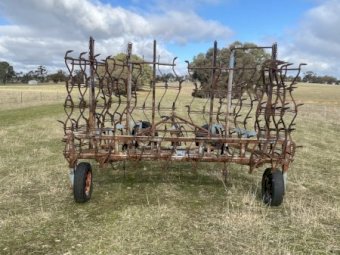 24ft Hydraulic Folding Harrows