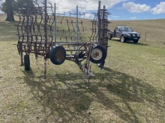 24ft Hydraulic Folding Harrows