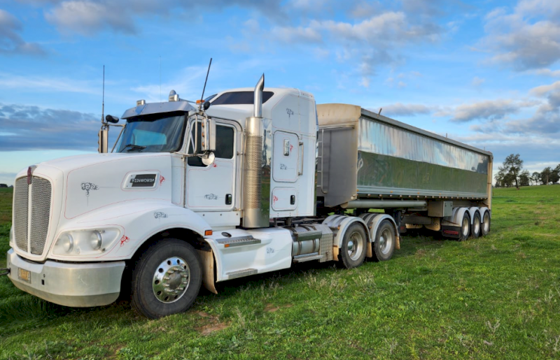 2012 Kenworth T403 Prime Mover with 2011 Tefco Alloy Grain Tipper
