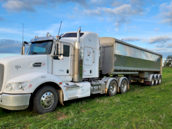 2012 Kenworth T403 Prime Mover with 2011 Tefco Alloy Grain Tipper