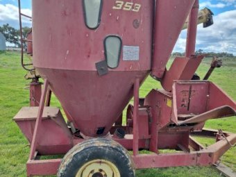 New Holland 353 Mix-All