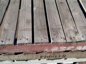 Re-usable wooden pallets, 1800 mm x 1200 mm & 1200 mm x 1200 mm approx