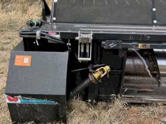2010 Countrywide Canola pick up front