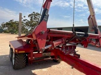 2016 Morris ProAG 16k Bale Stacker