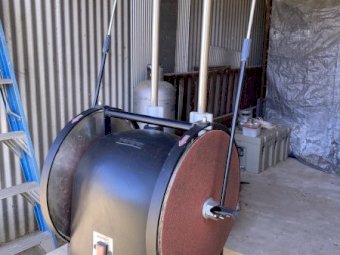 Hieniger shearing grinder.