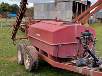 Silvan 2000Ltr 40' Boom Spray