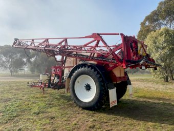 2013 Croplands Pegasus 6000L Tow Behind Sprayer
