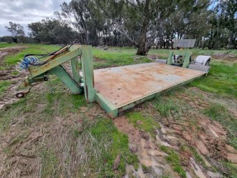 Low Boy Machinery Carrier