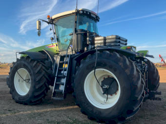 2023 Claas 5000 Xerion Tractor