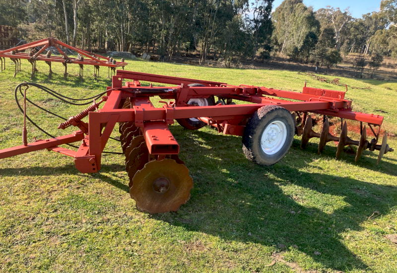 International 3-4 28 Plate Offset Disc