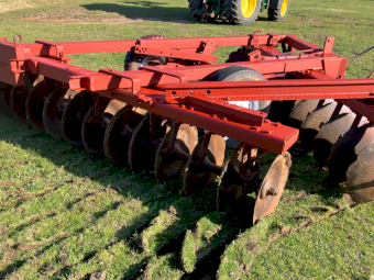 International 3-4 28 Plate Offset Disc