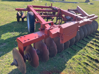 International 3-4 28 Plate Offset Disc