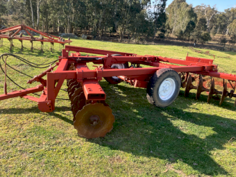 International 3-4 28 Plate Offset Disc