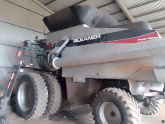Gleaner S77 Header with 2015 MacDon Front & Trailer