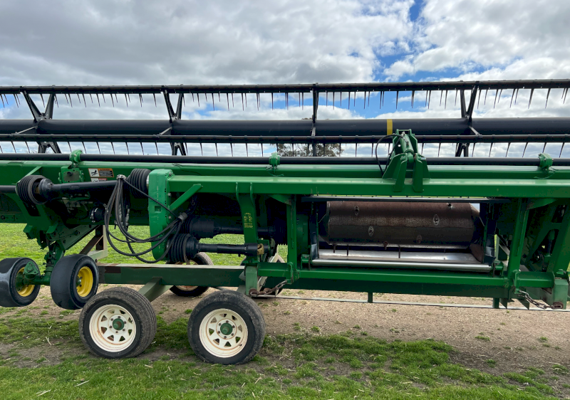 John Deere 635D Front