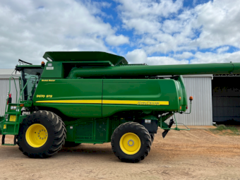 John Deere 9670 Header and a 635D Front
