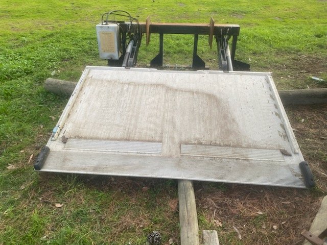 2004 Tieman 1000KG Hydraulic Loading Ramp