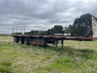 40" Flat top tri axle trailer