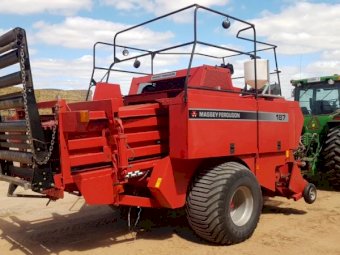 Massey Ferguson 187 Baler