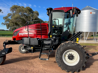 2022 MacDon M1170 Spider Windrower