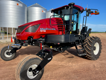 2022 MacDon M1170 Spider Windrower