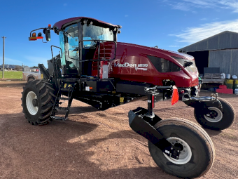 2022 MacDon M1170 Spider Windrower