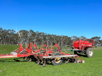 8m Horwood Bagshaw Scaribar with 4000 Air Seeder