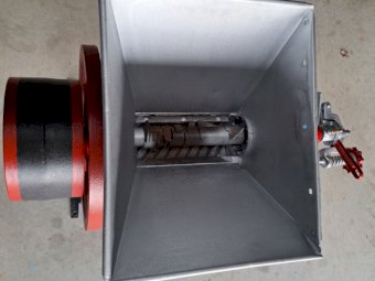 International Harvester / McCormick Deering 6" Grain Grister