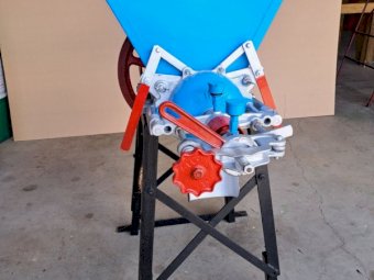 International Harvester / McCormick Deering 6" Grain Grister