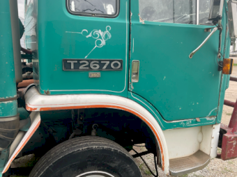 1981 International T2670 Prime Mover