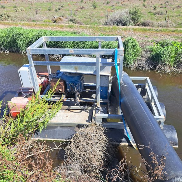 Pine Rise 12" Floating Pontoon Pump