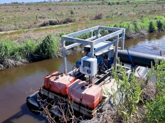 Pine Rise 12" Floating Pontoon Pump