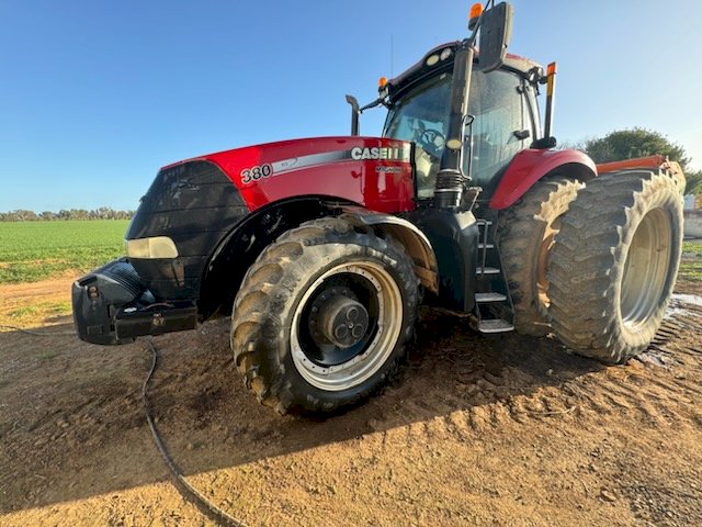 Case IH Magnum 380 CVT Tractor