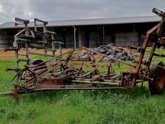 Folding Wing Scarifier